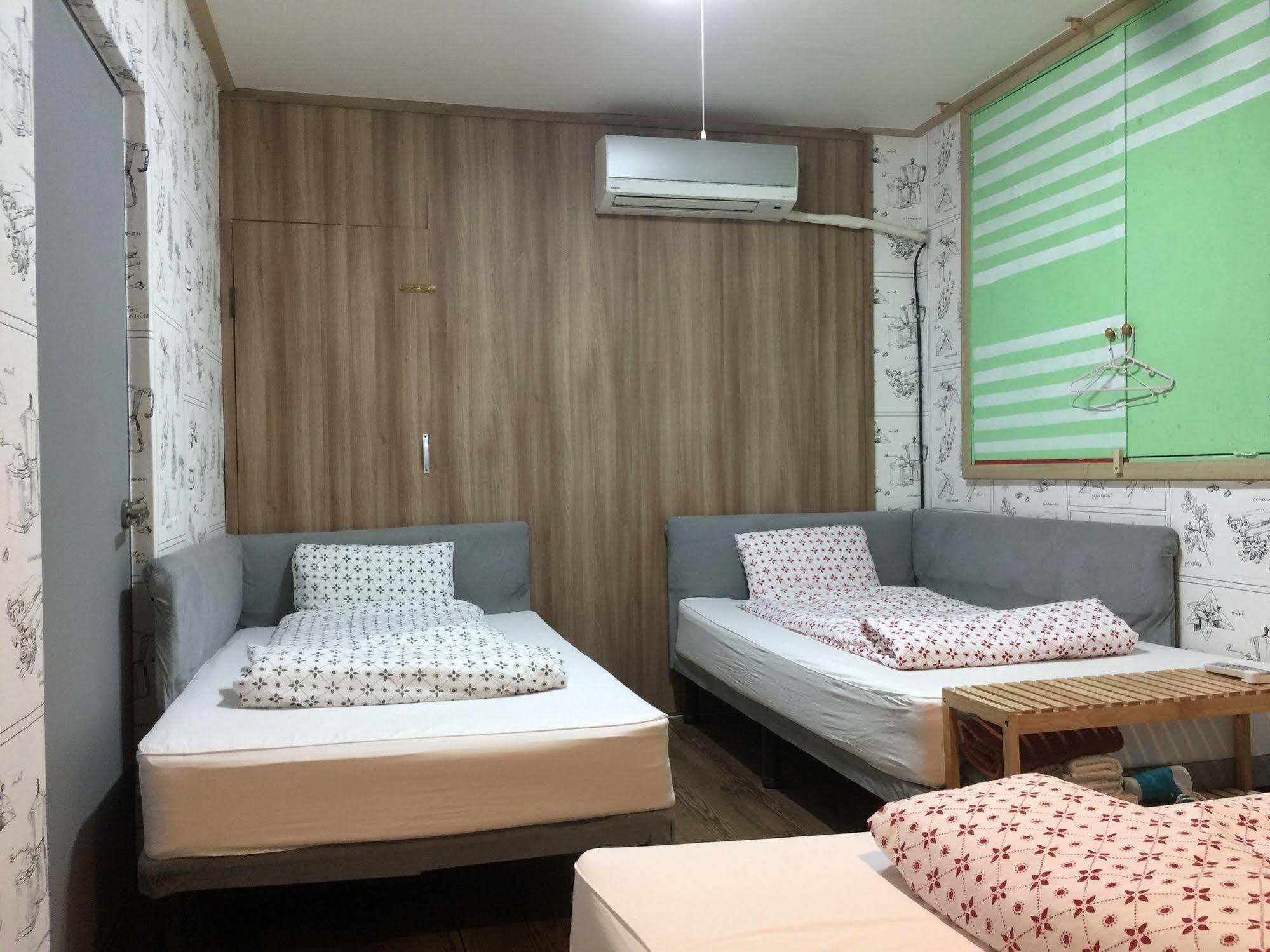 Backpackers In Jeju City Center Ngoại thất bức ảnh