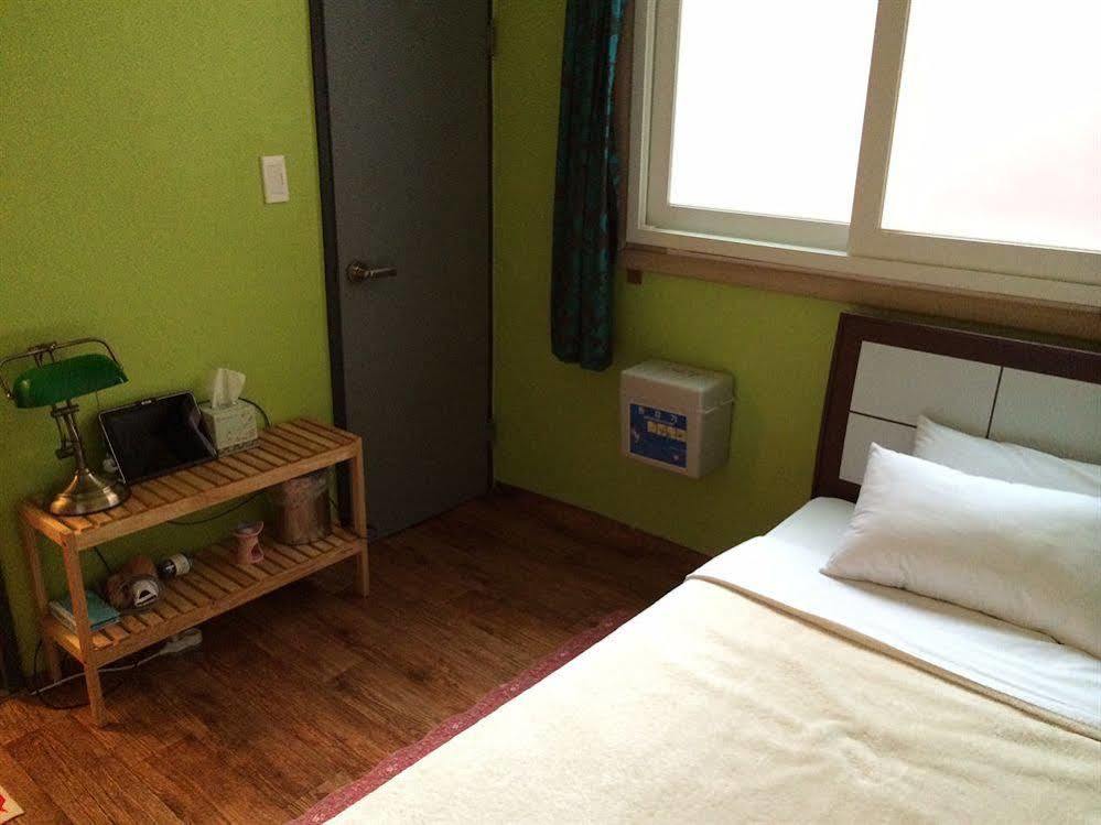 Backpackers In Jeju City Center Ngoại thất bức ảnh